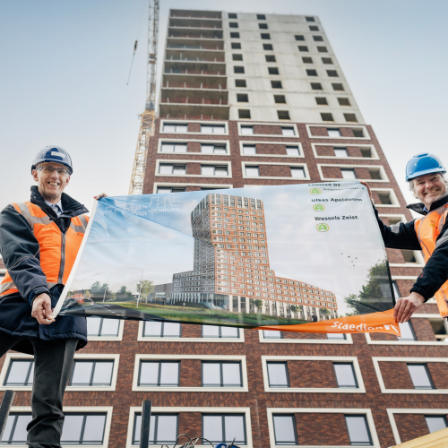 Henk Driesen en Dré Boidin voor de Hofbadtoren.jpg