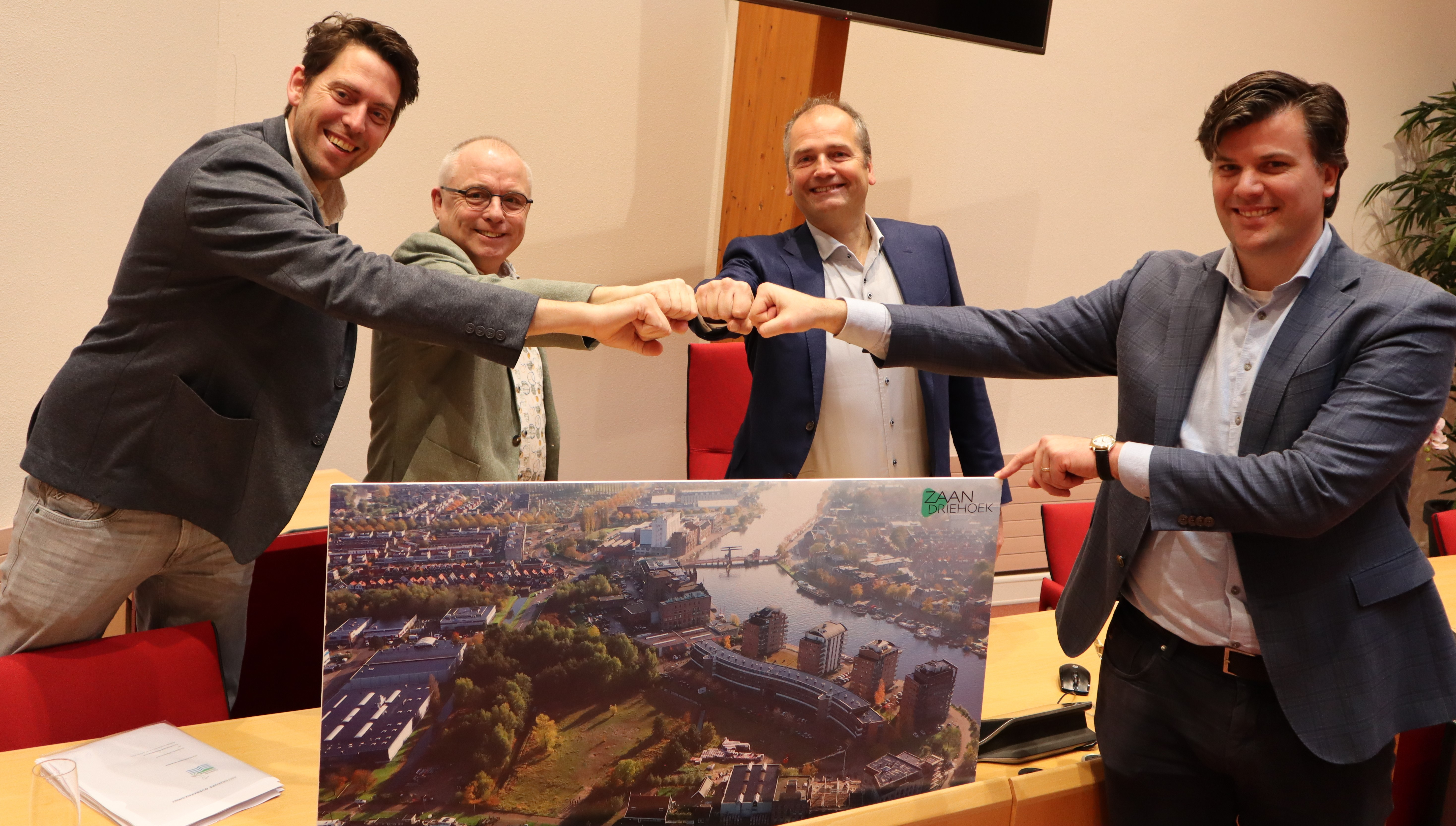 Zaandriehoek-ondertekening anterieure overeenkomst2.JPG